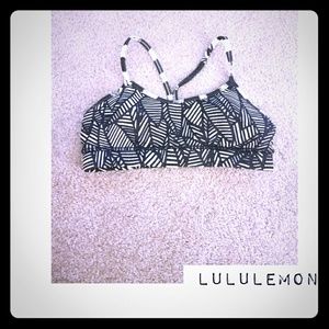 Lululemon 4 sports bra